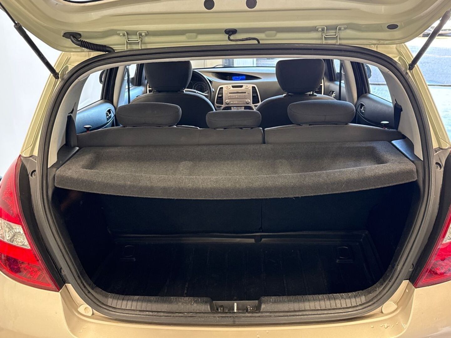 HYUNDAI i20 11