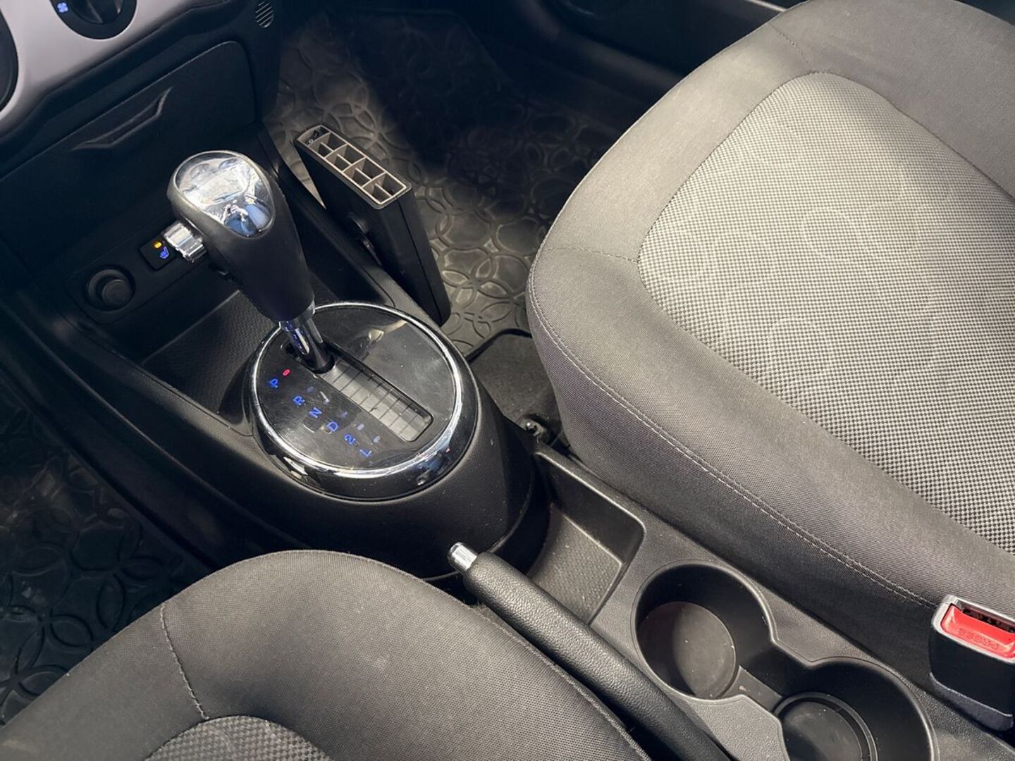 HYUNDAI i20 26