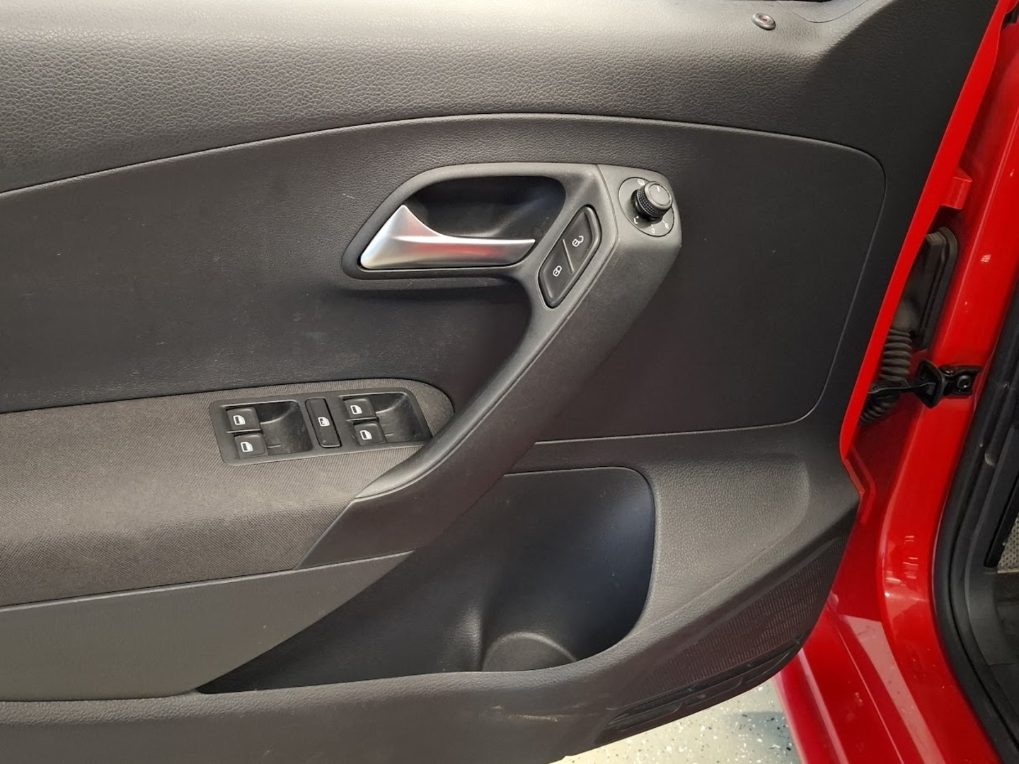 VOLKSWAGEN Polo 2014