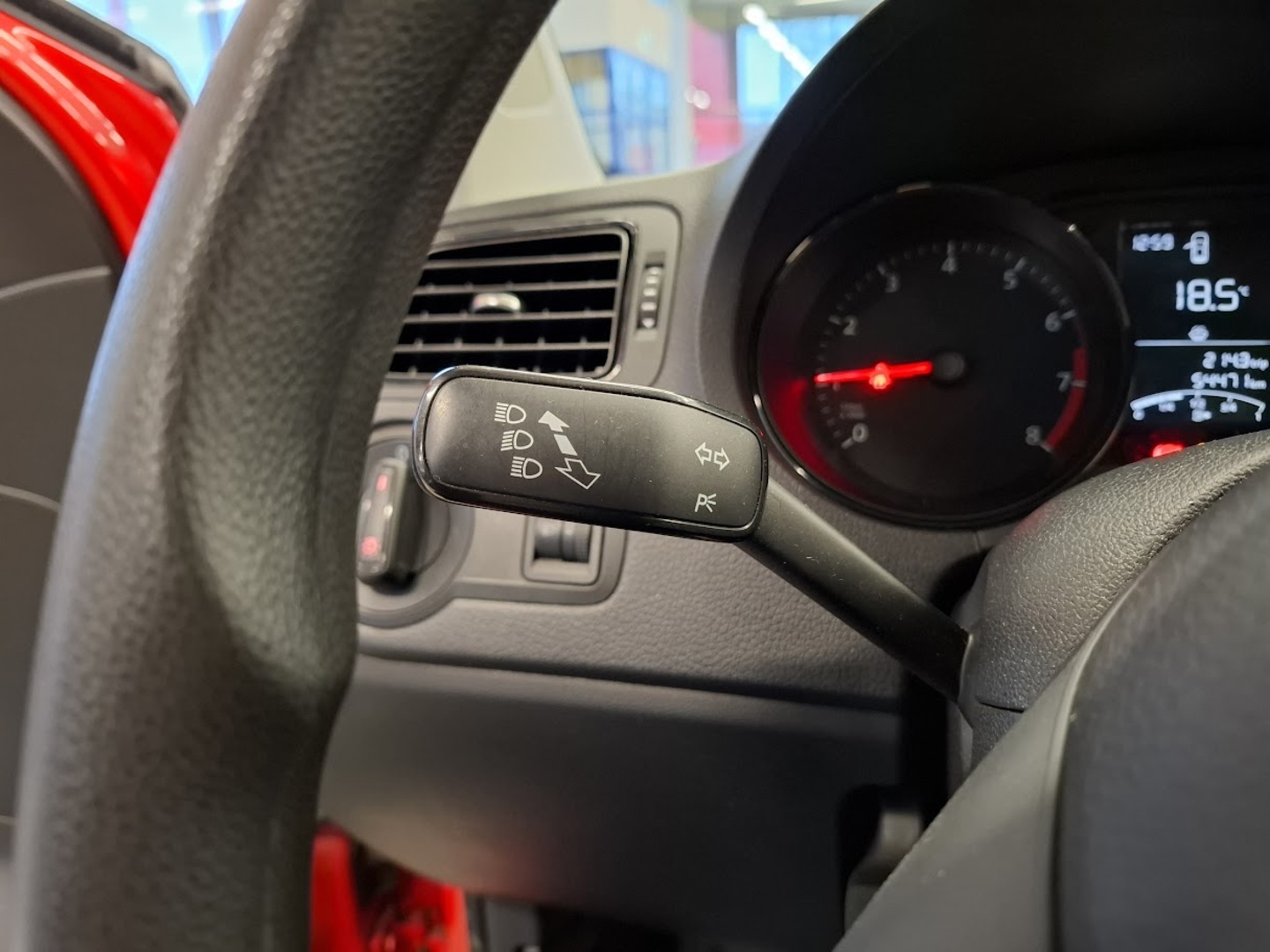 VOLKSWAGEN Polo 2014