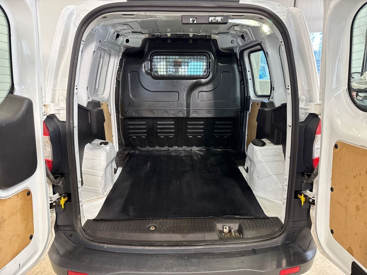 FORD Transit Courier 10