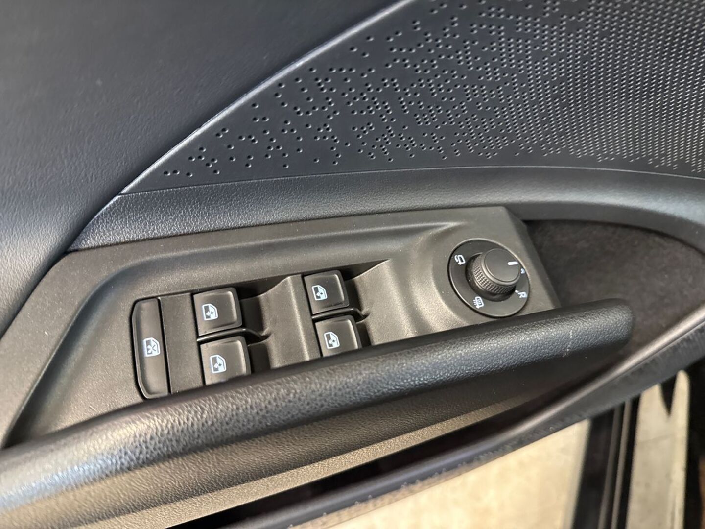 SKODA Enyaq 2023