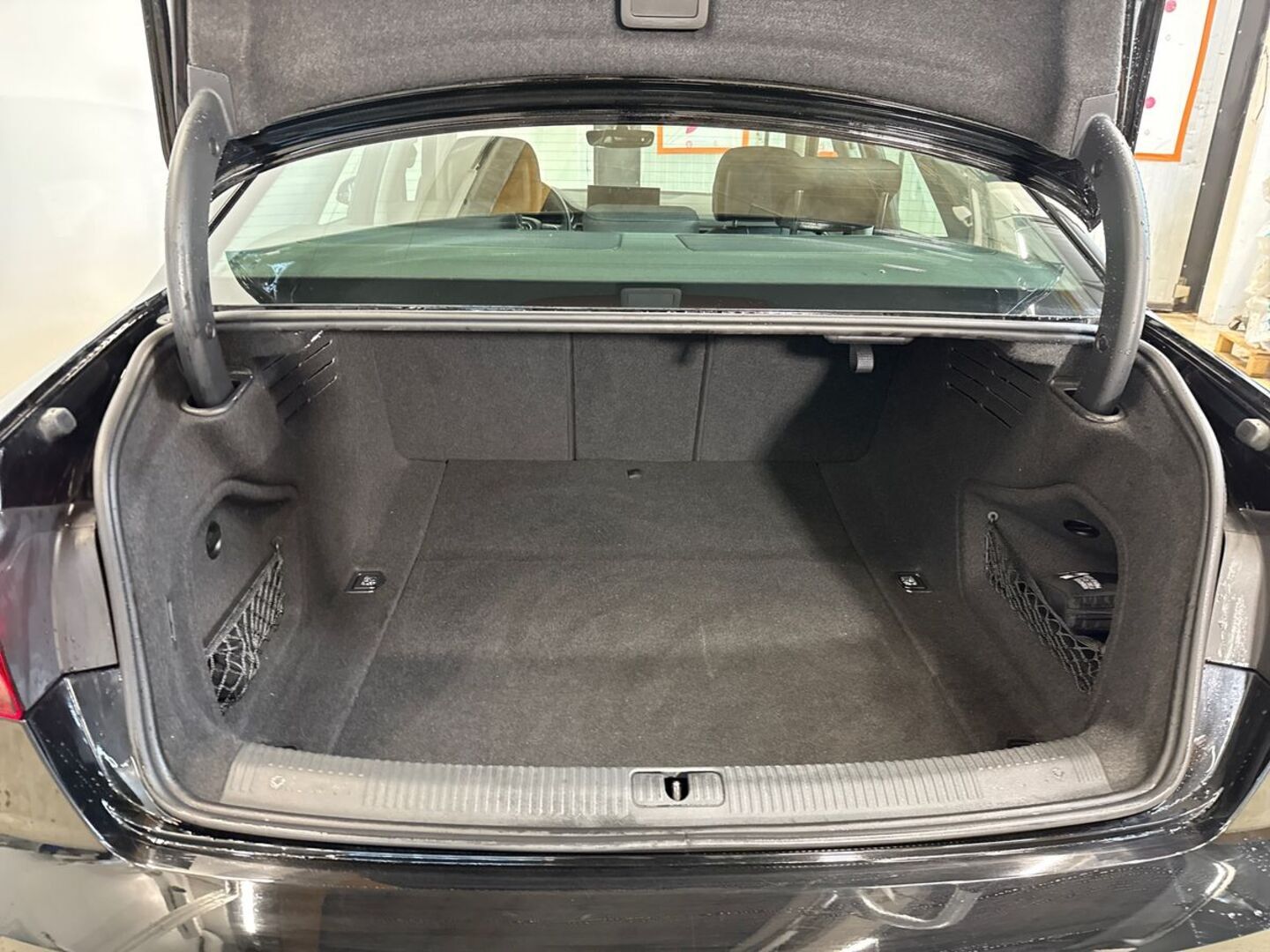 AUDI A4 2023