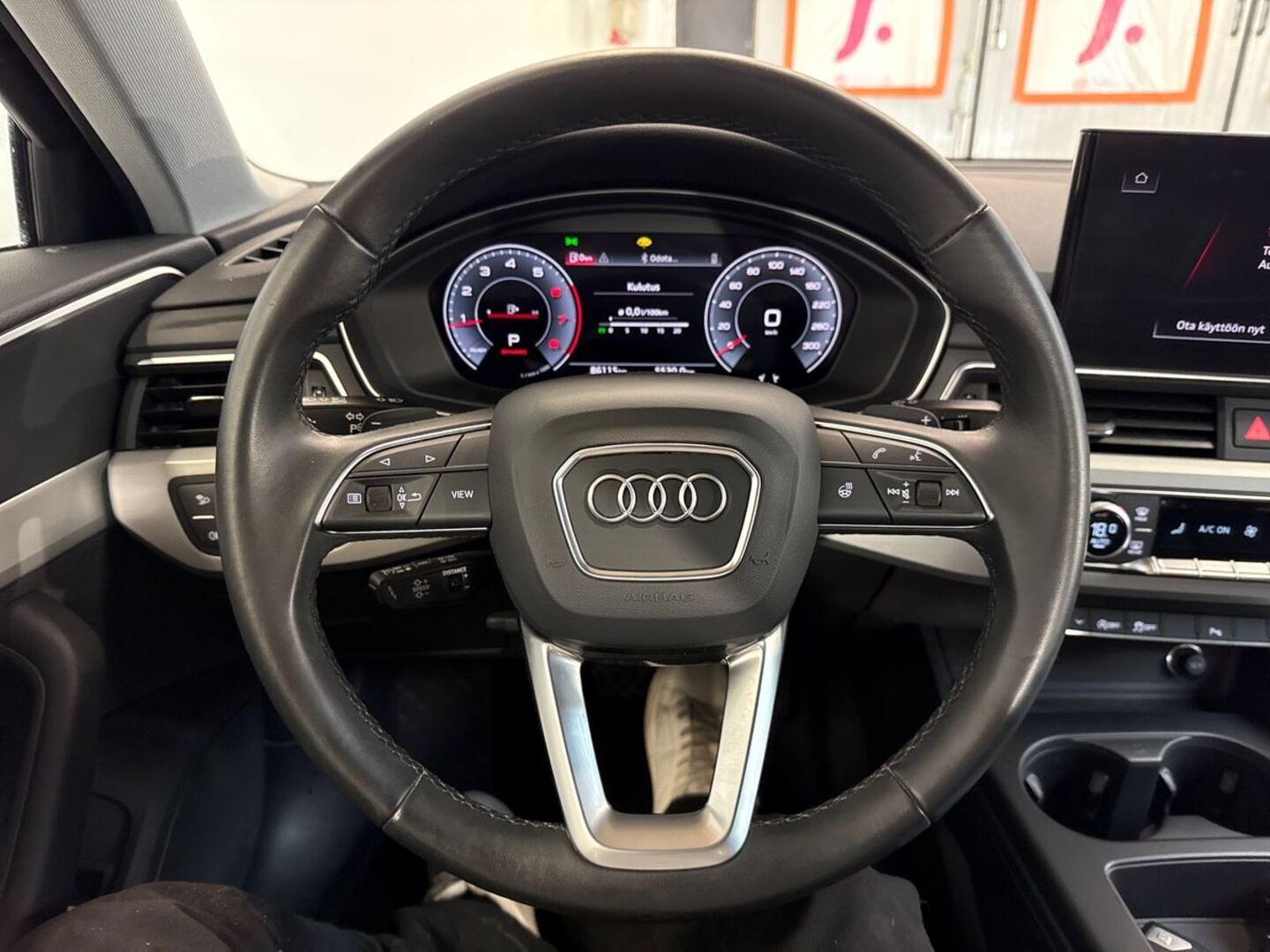 AUDI A4 2023