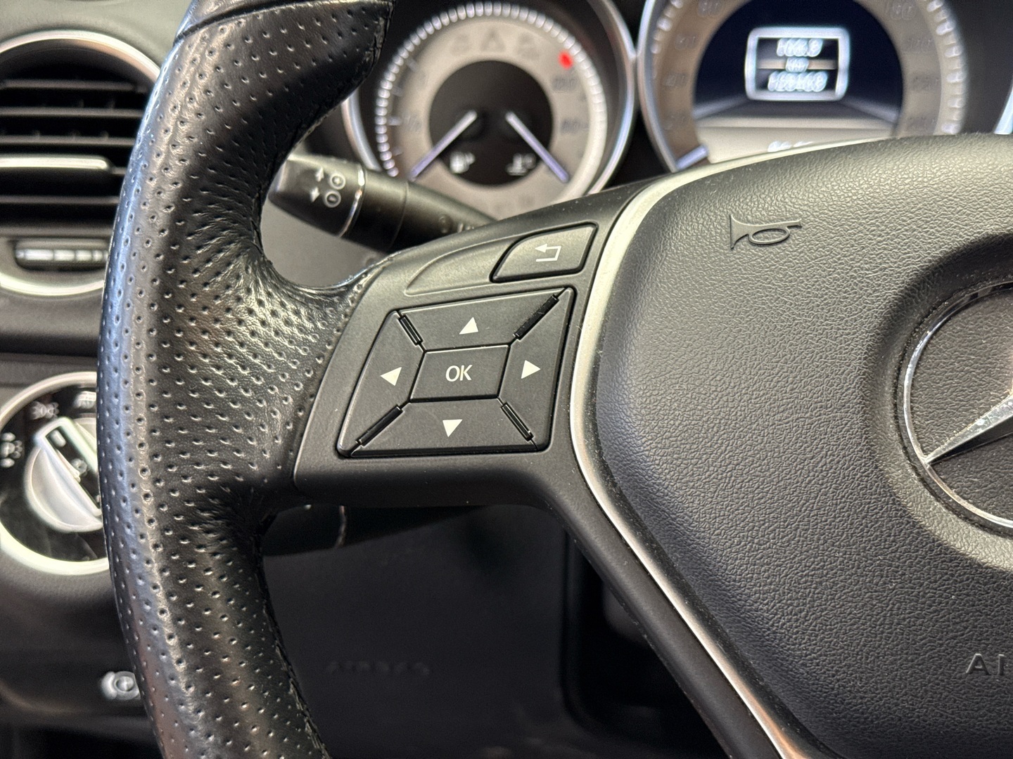 MERCEDES-BENZ C 2012