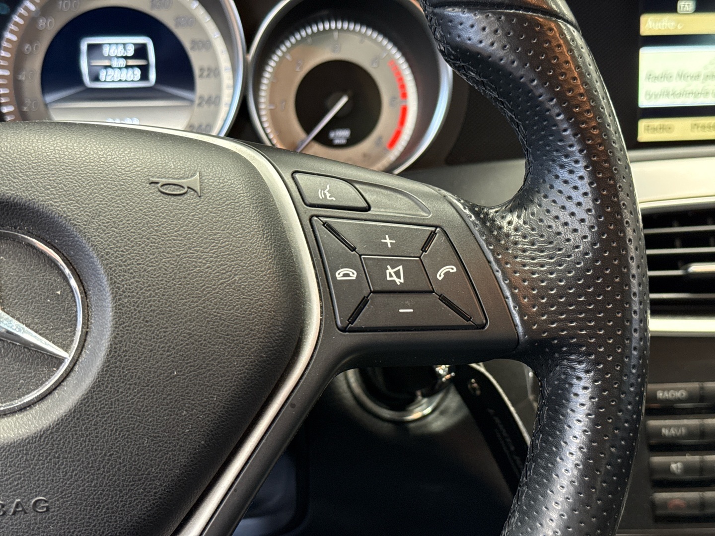 MERCEDES-BENZ C 2012