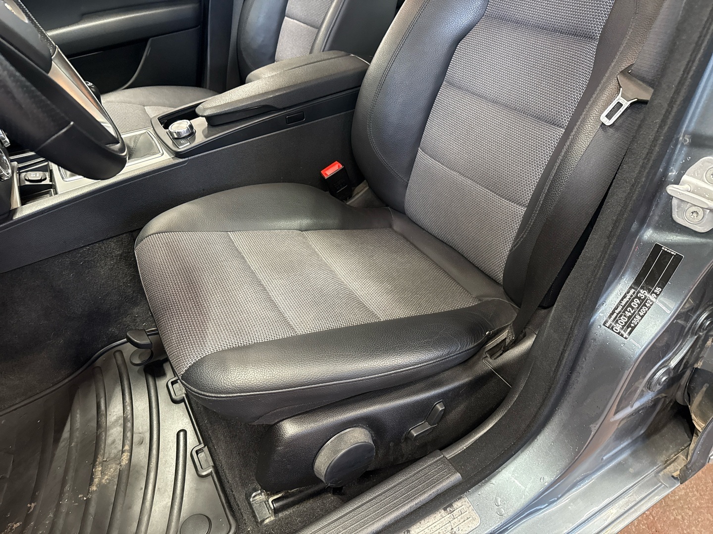 MERCEDES-BENZ C 2012