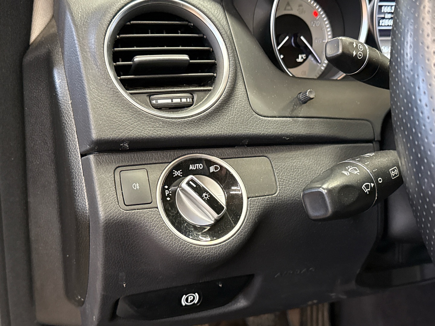 MERCEDES-BENZ C 2012