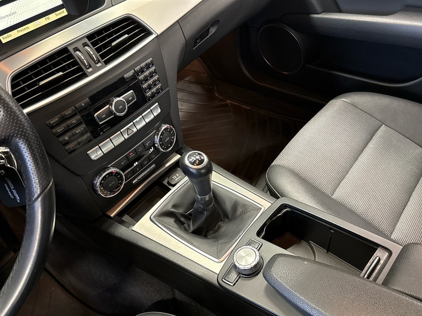 MERCEDES-BENZ C 2012