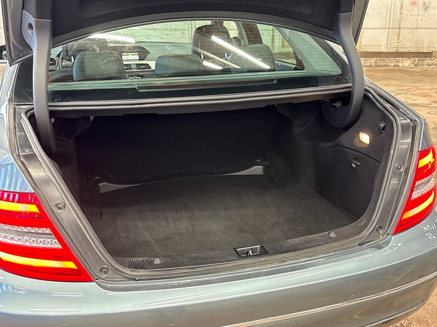 MERCEDES-BENZ C 2012