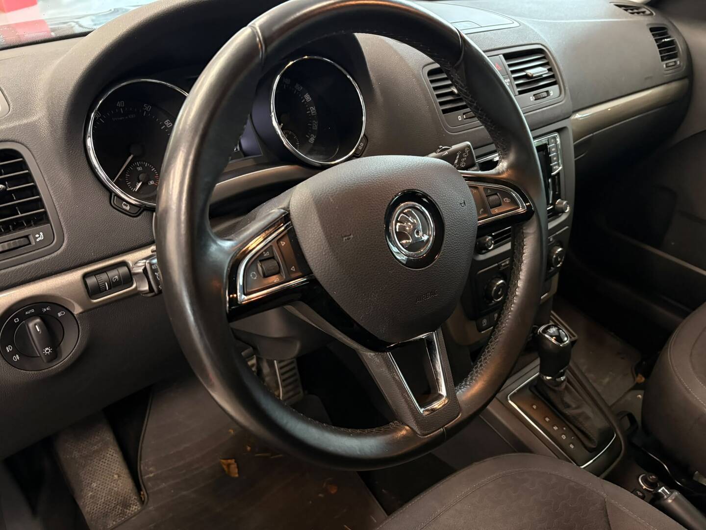SKODA Yeti 2016