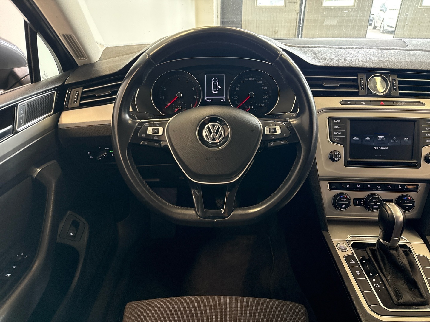 VOLKSWAGEN Passat 2017