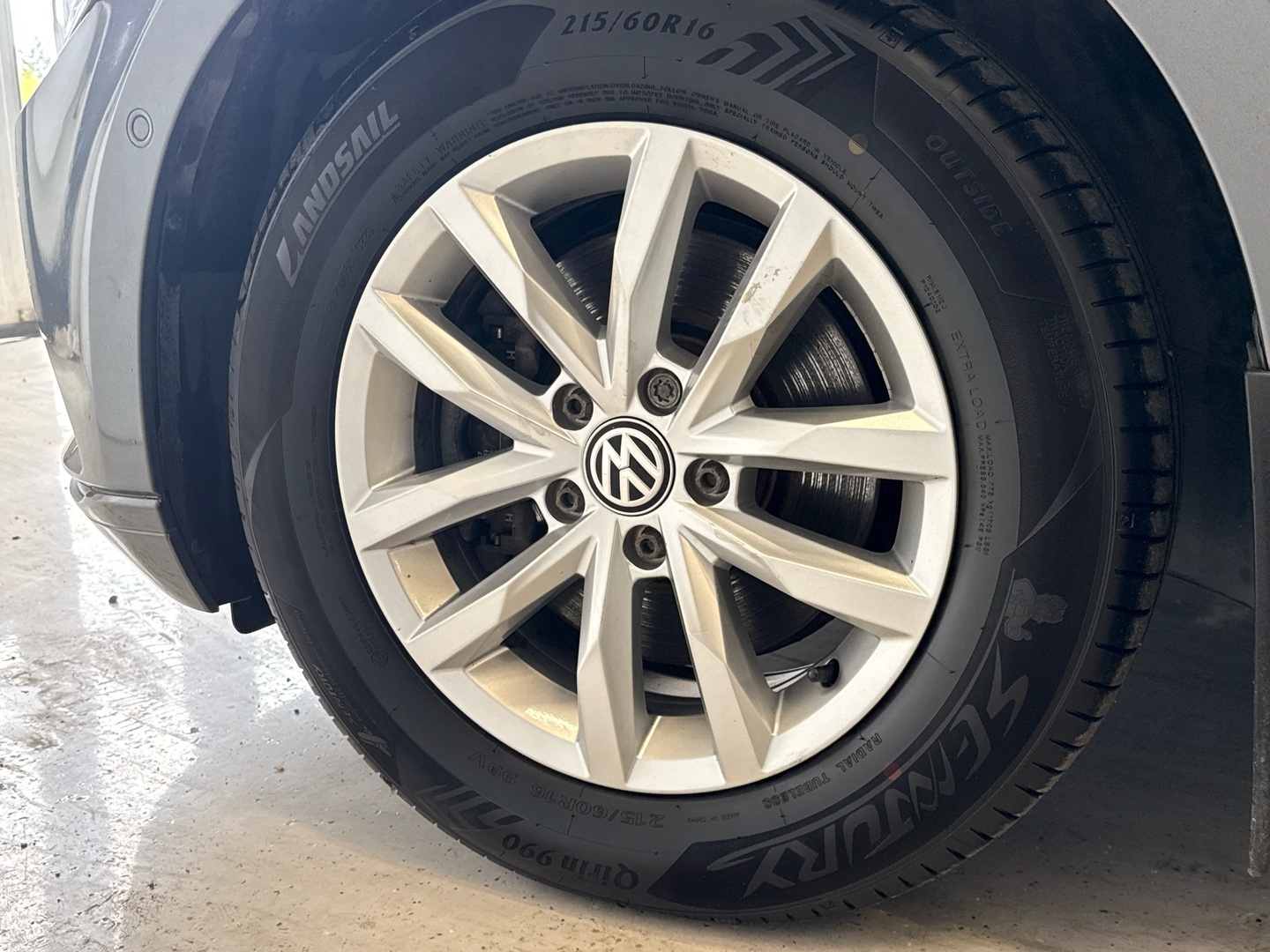 VOLKSWAGEN Passat 2017