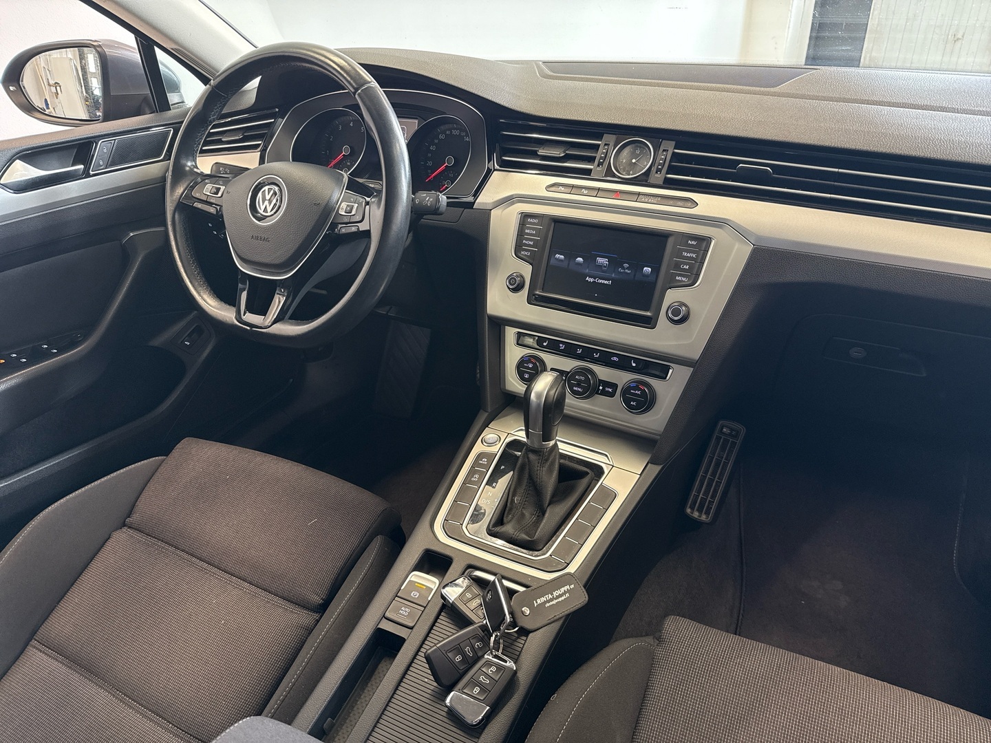 VOLKSWAGEN Passat 2017