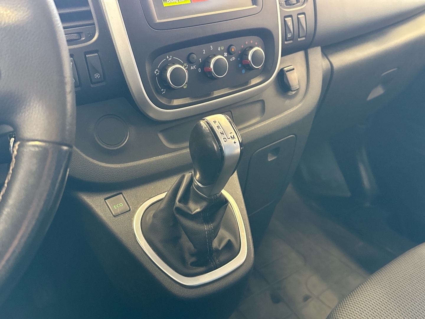 RENAULT Trafic 2021