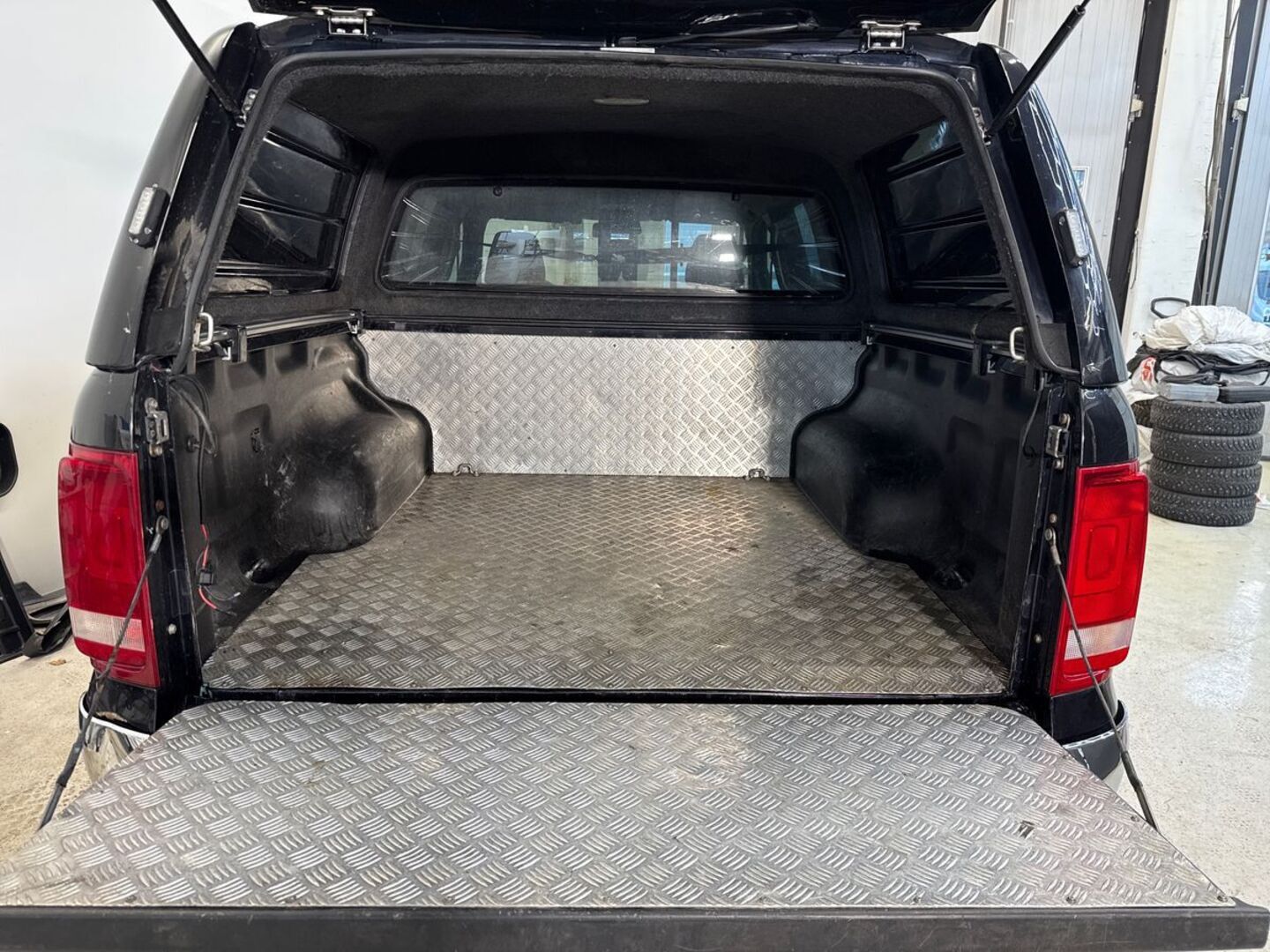 VOLKSWAGEN Amarok 11