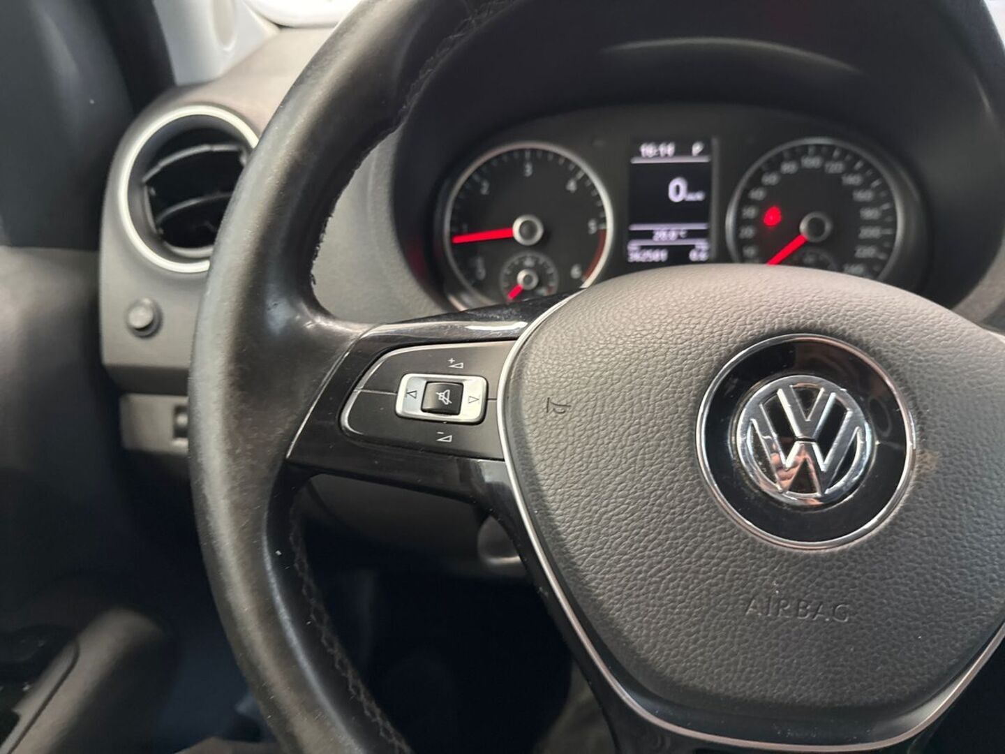 VOLKSWAGEN Amarok 21