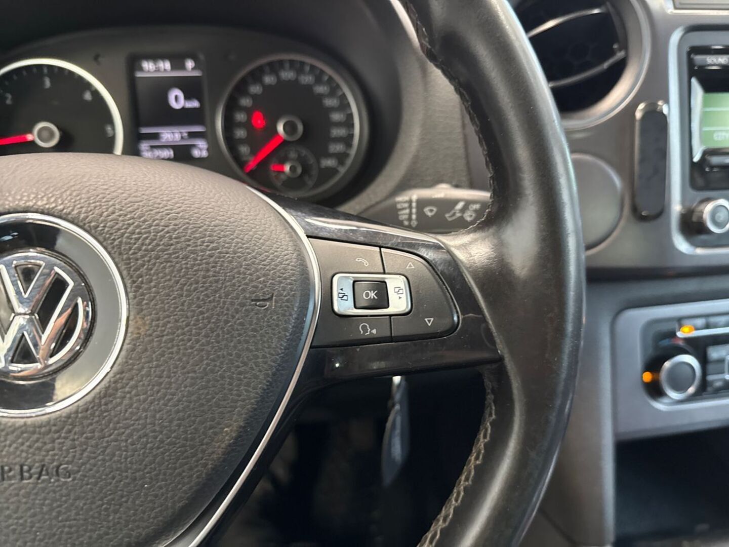 VOLKSWAGEN Amarok 22