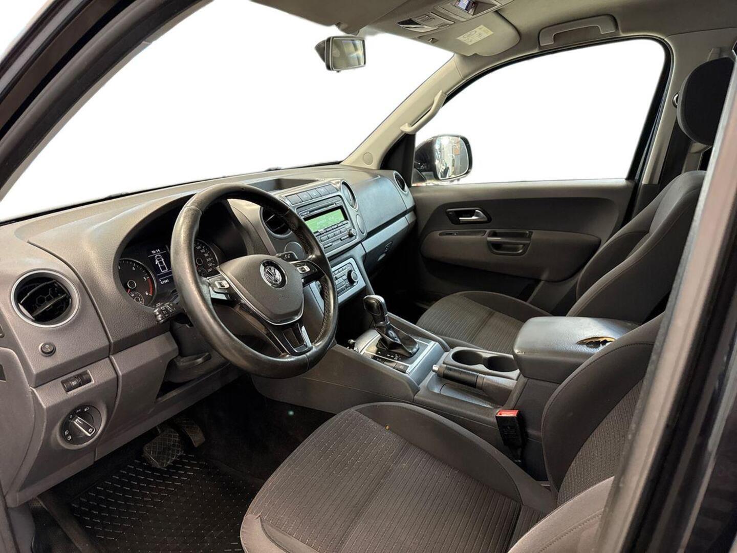 VOLKSWAGEN Amarok 7
