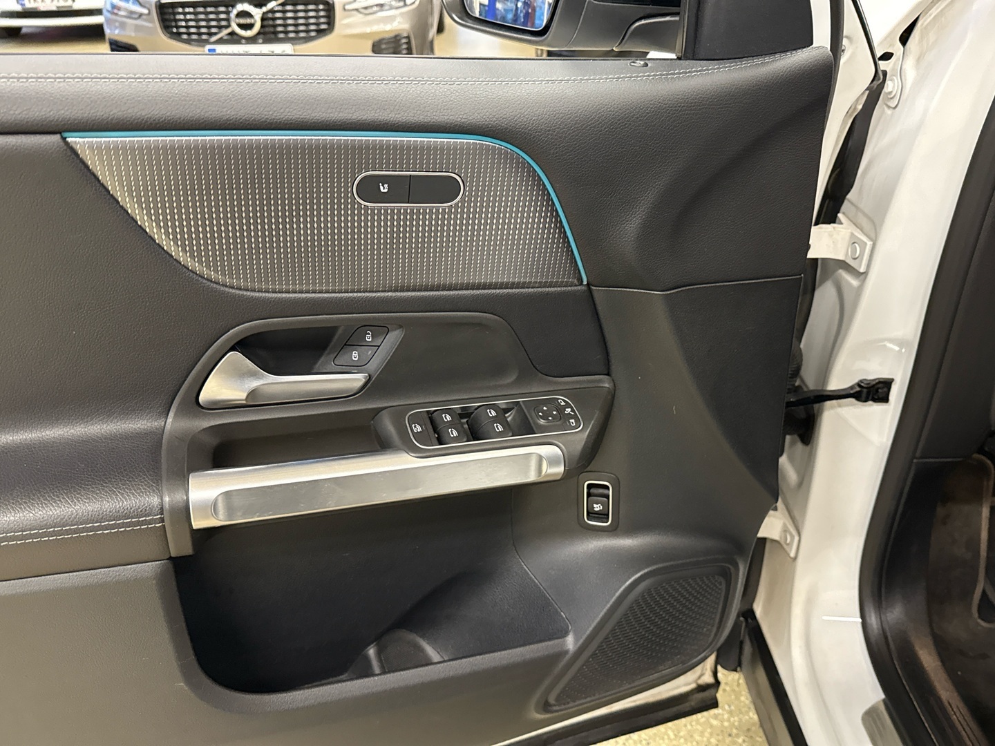 MERCEDES-BENZ GLB 2021