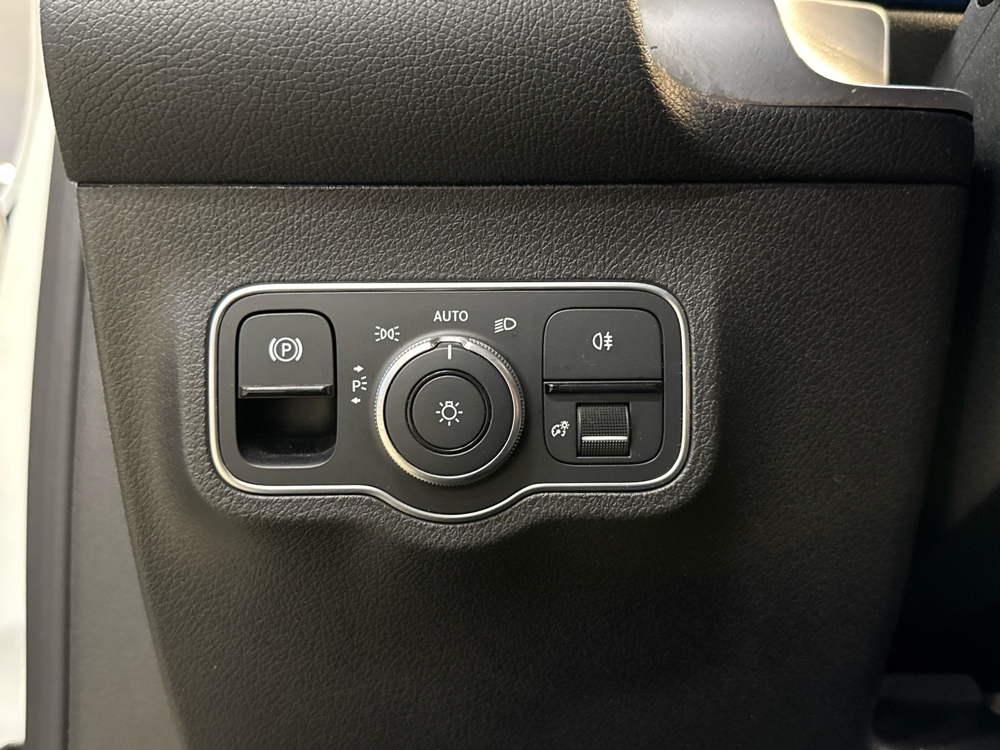 MERCEDES-BENZ GLB 2021