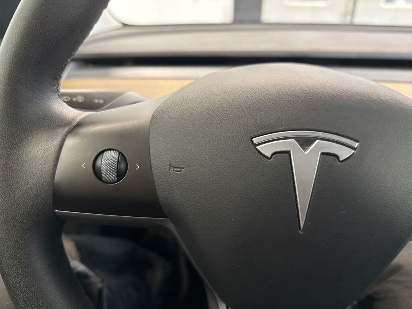 TESLA Model 3 19
