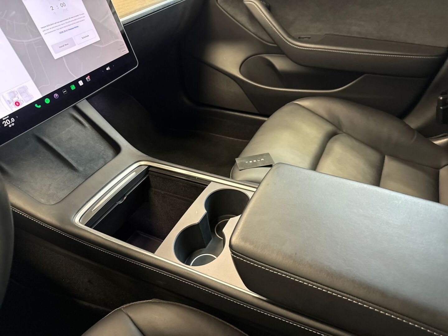 TESLA Model 3 24