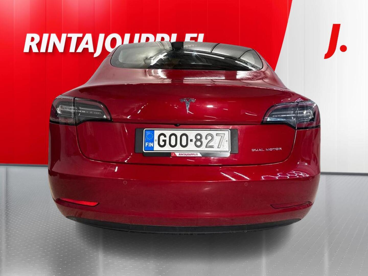 TESLA Model 3 5