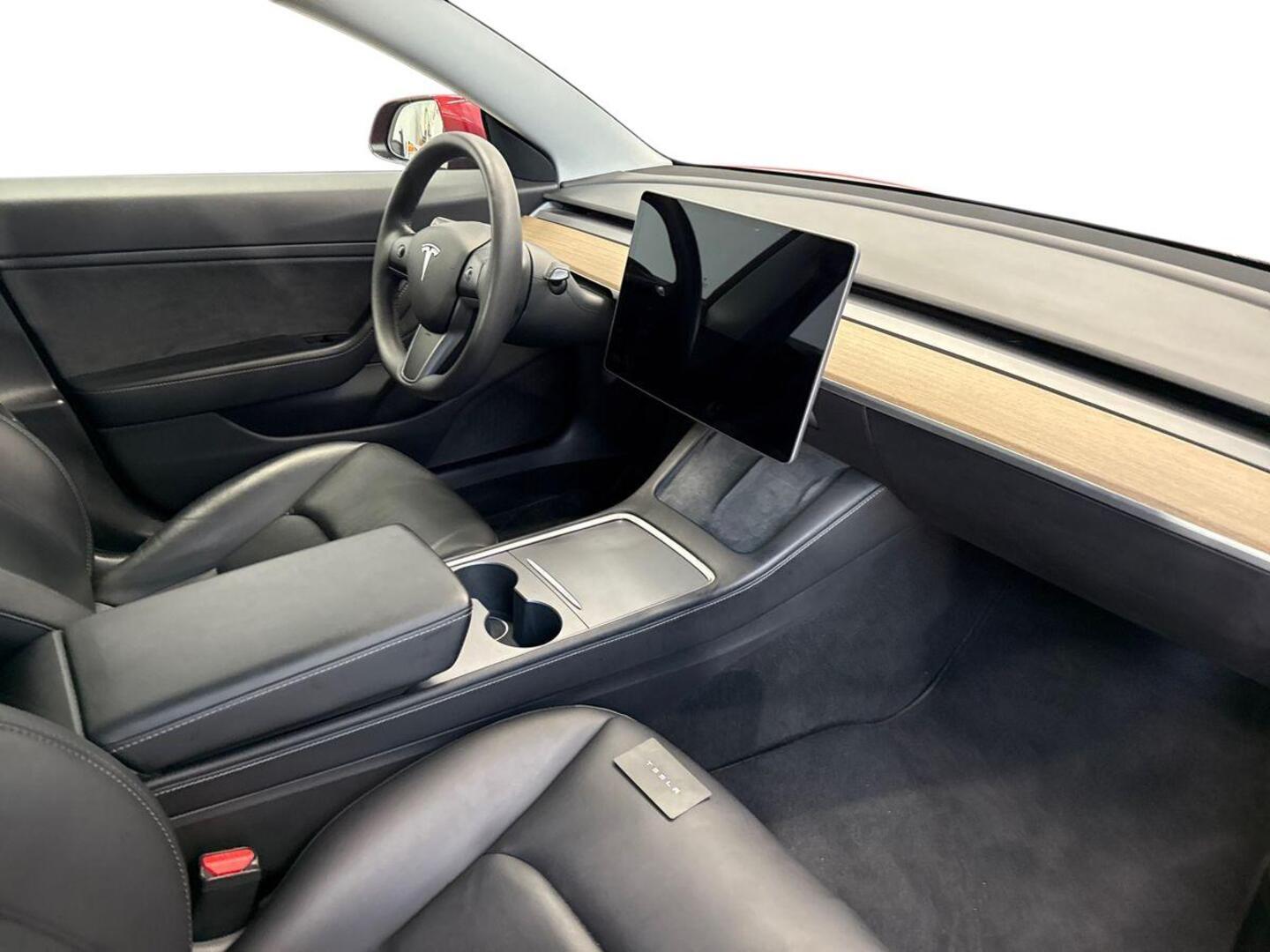 TESLA Model 3 9
