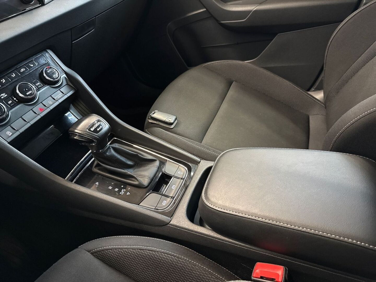 SKODA Karoq 2023