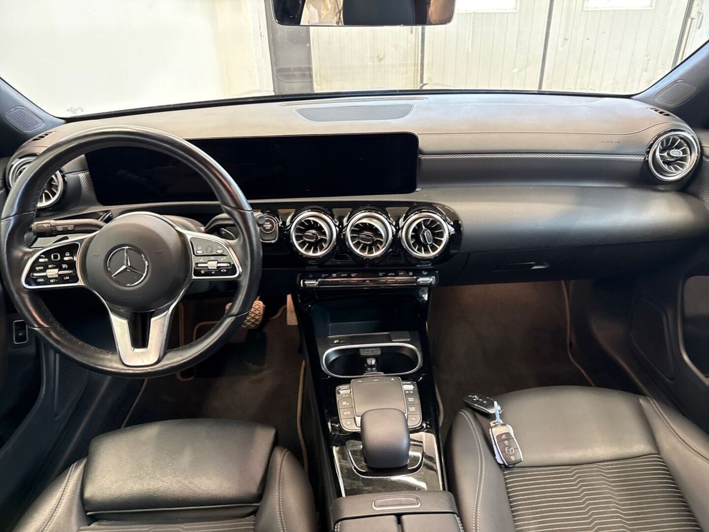 MERCEDES-BENZ CLA 19