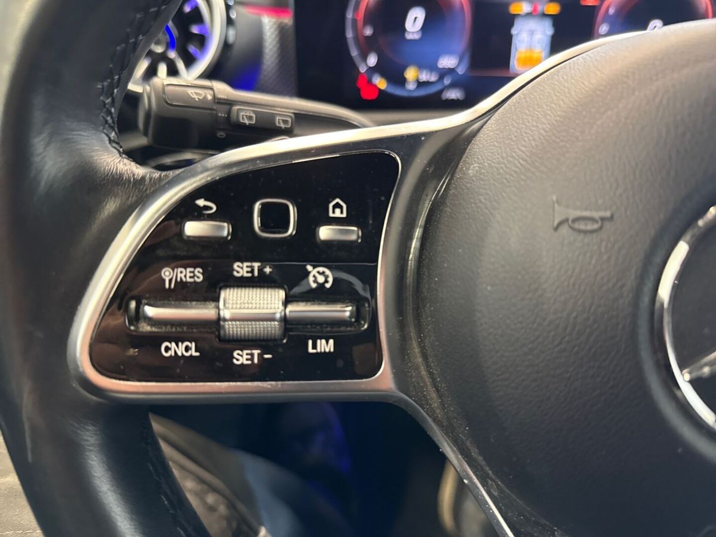 MERCEDES-BENZ CLA 23