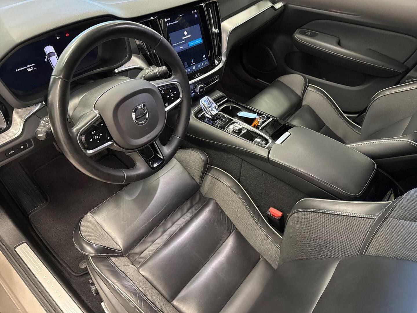 VOLVO V60 7