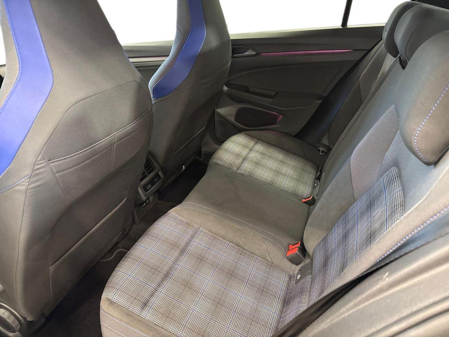 VOLKSWAGEN Golf 2021