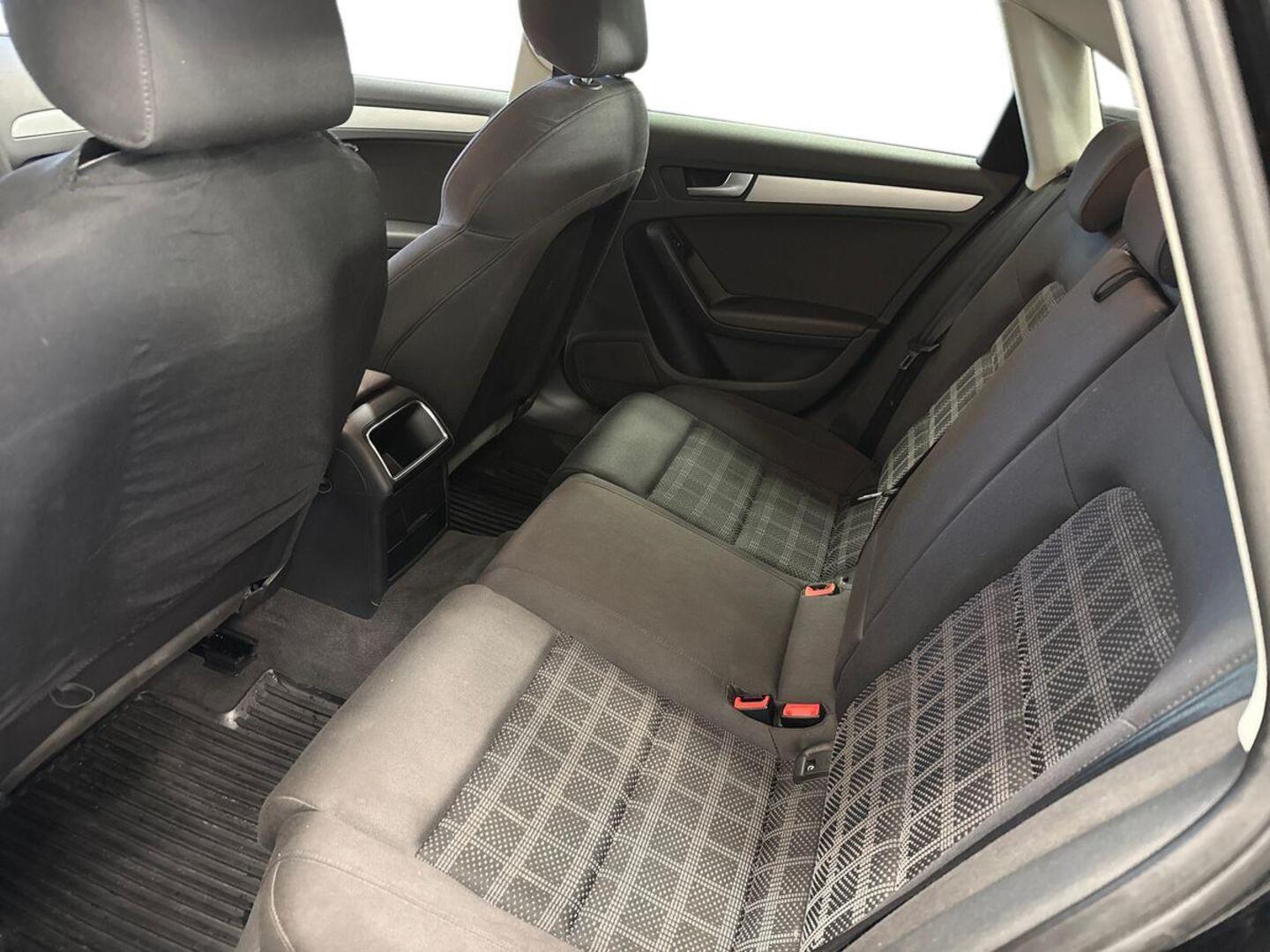 AUDI A4 2011