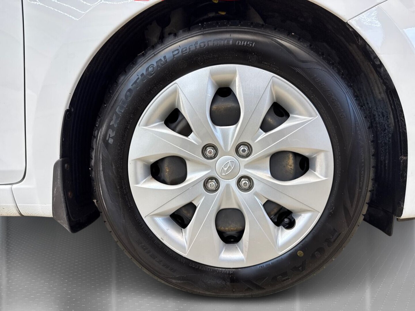HYUNDAI i20 Hatchback 13