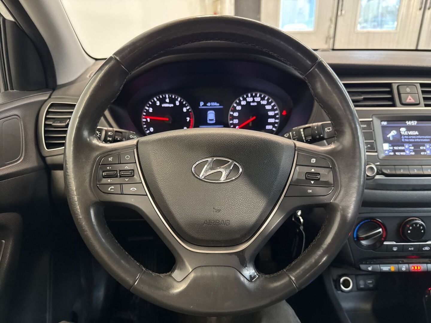 HYUNDAI i20 Hatchback 19