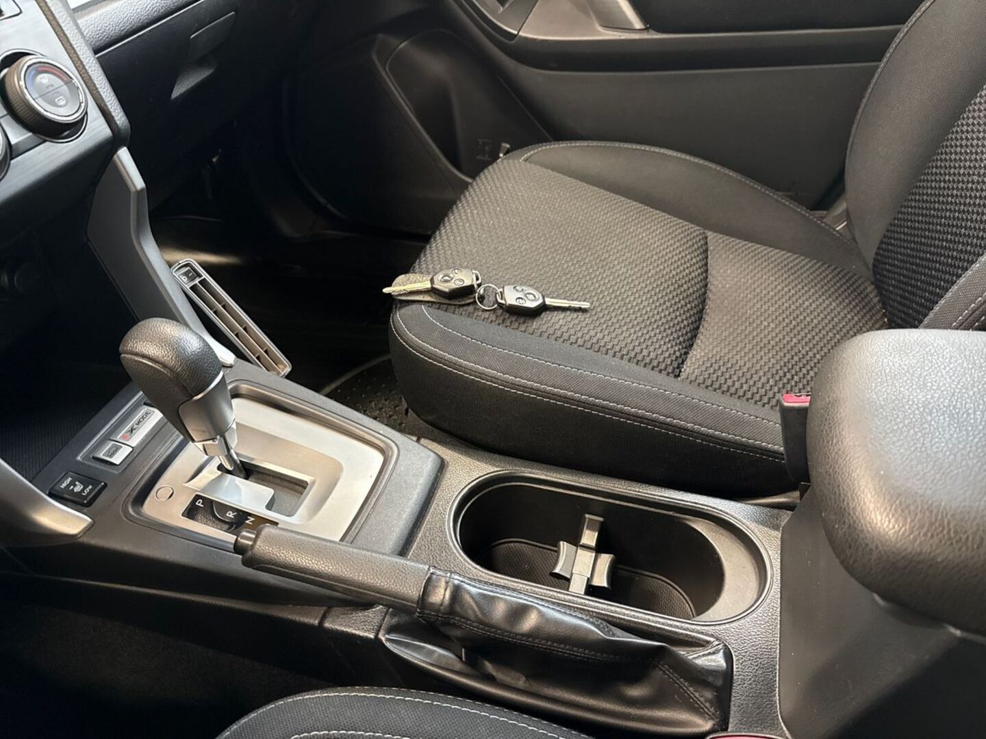 SUBARU Forester 2014