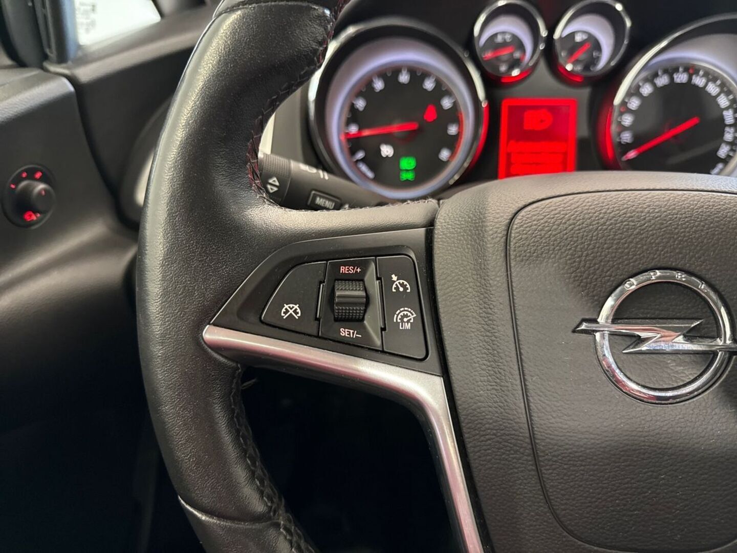 OPEL Astra 2015