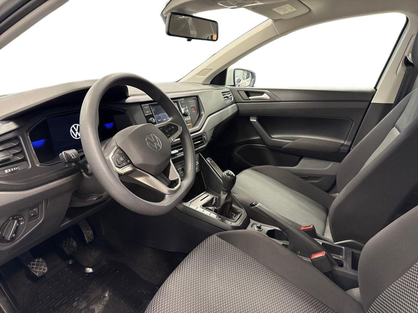 VOLKSWAGEN Polo 7