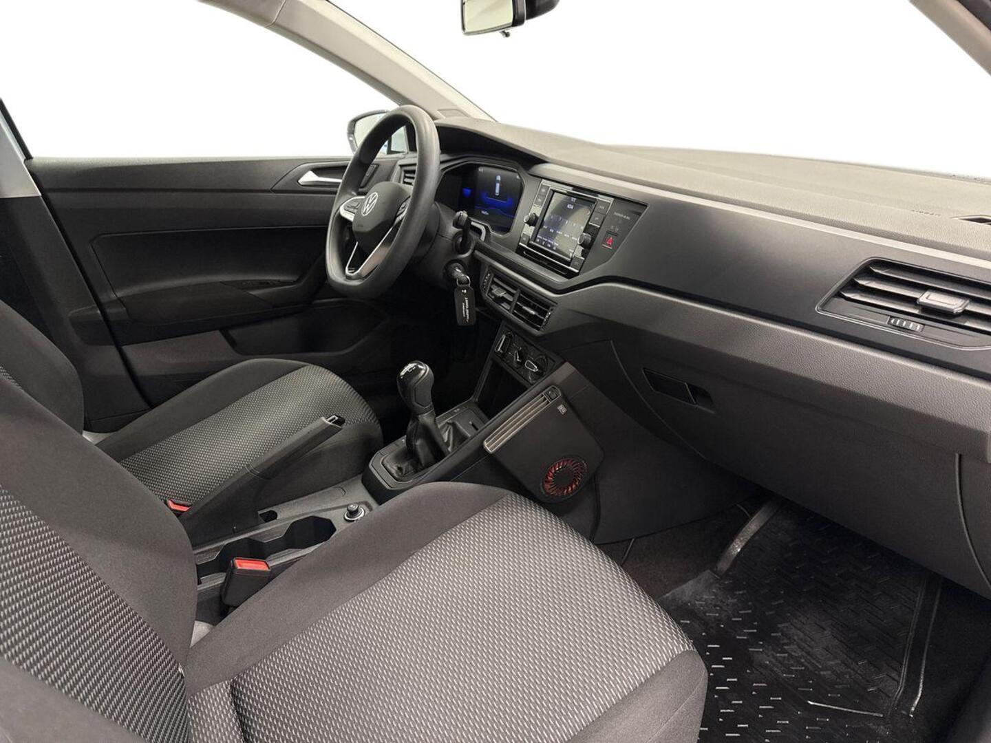 VOLKSWAGEN Polo 9