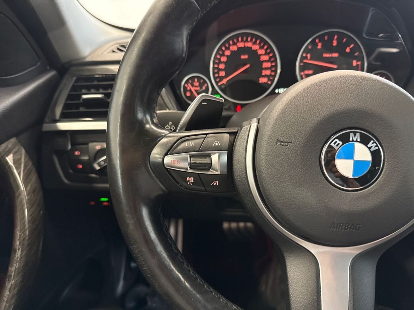 BMW 330 2013