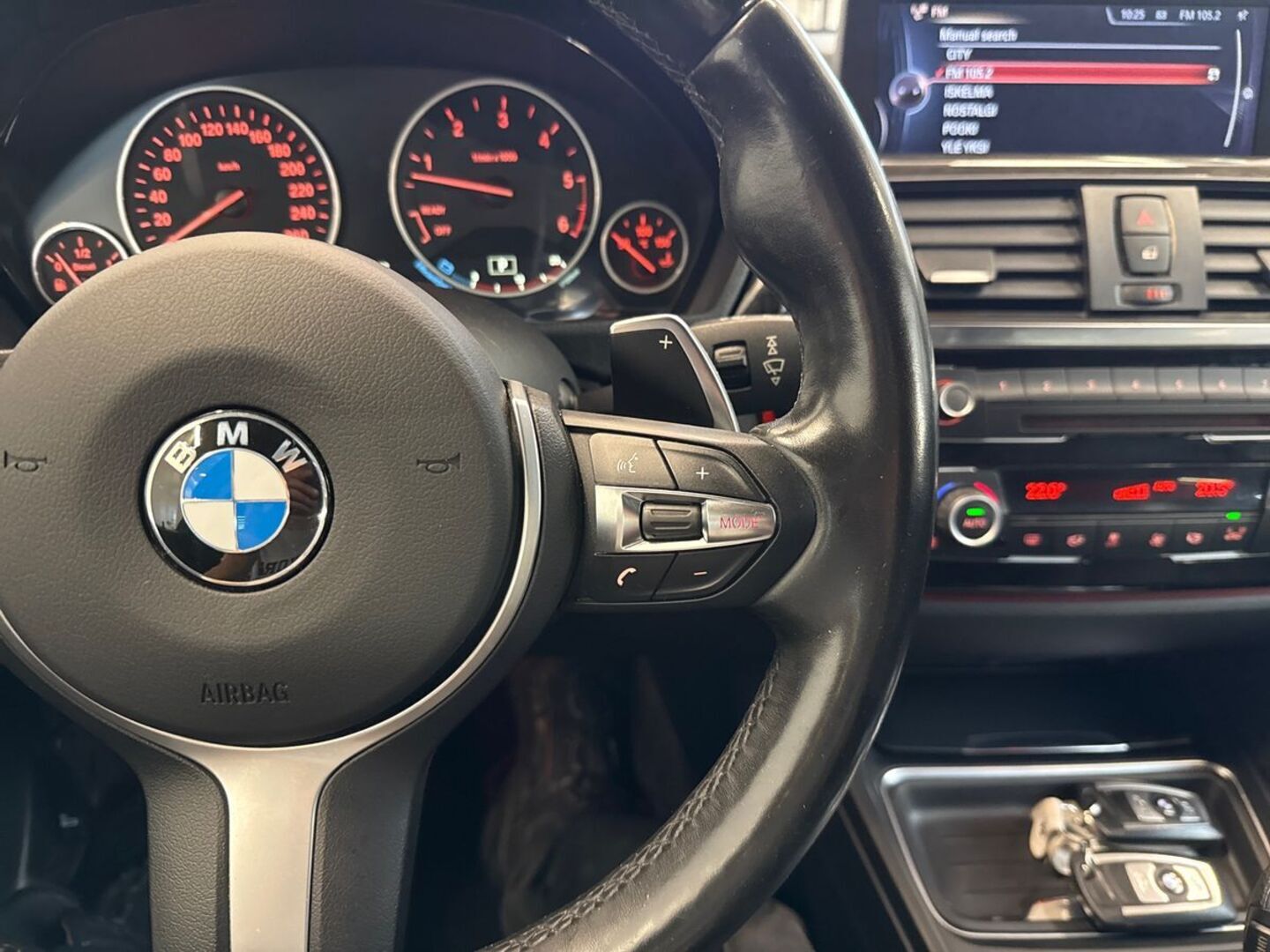 BMW 330 2013