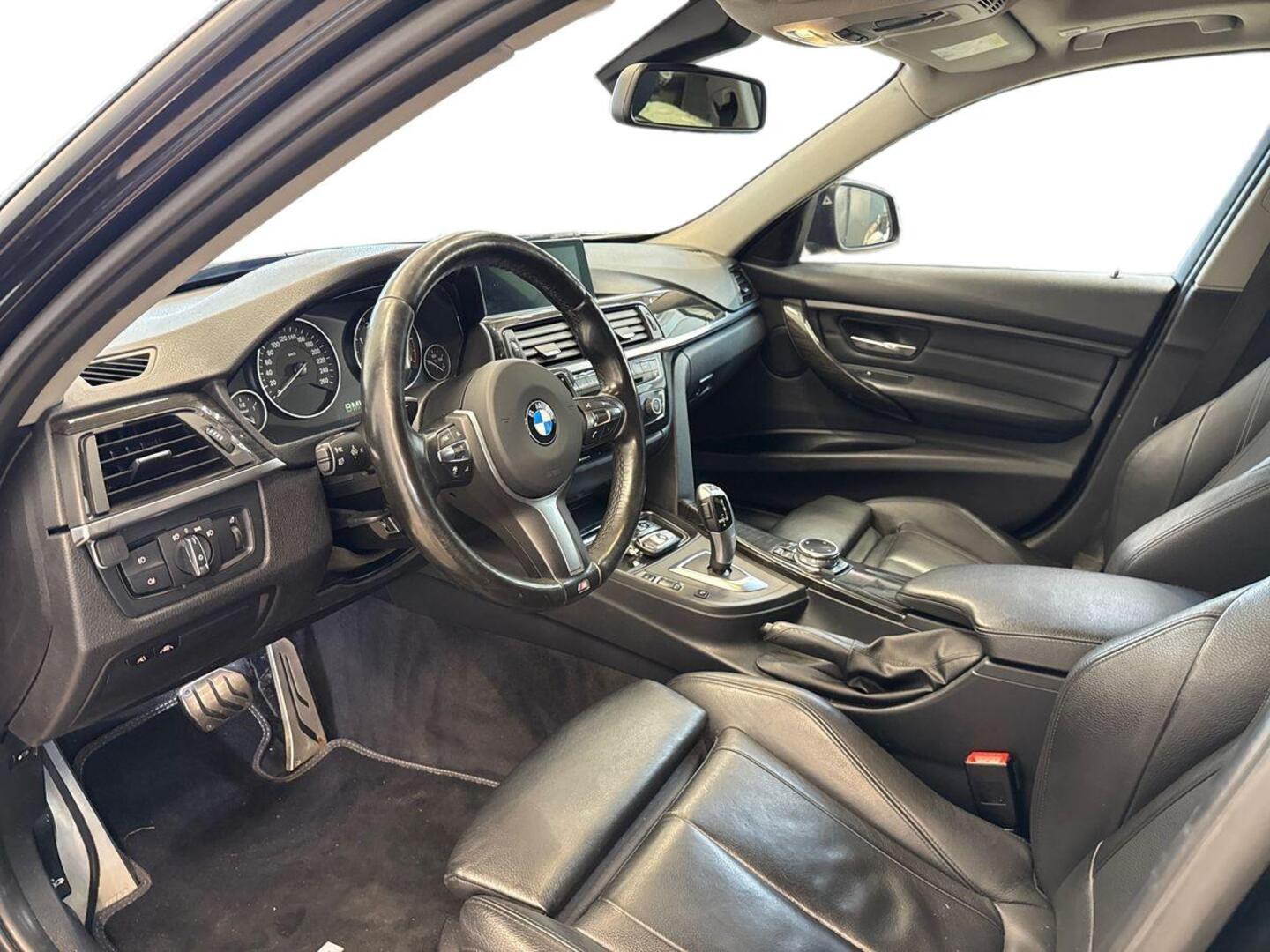 BMW 330 2013