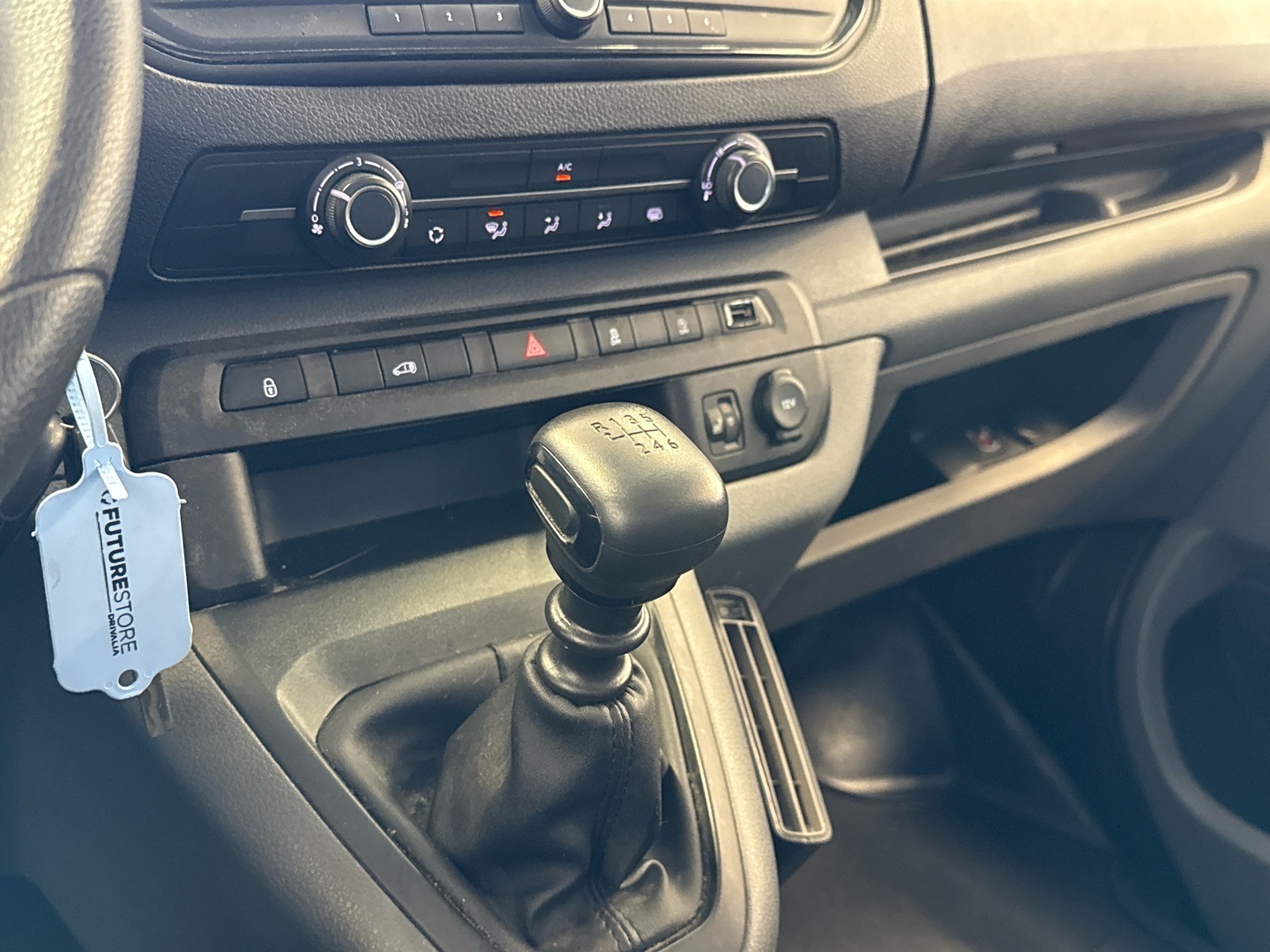 PEUGEOT Expert 2022