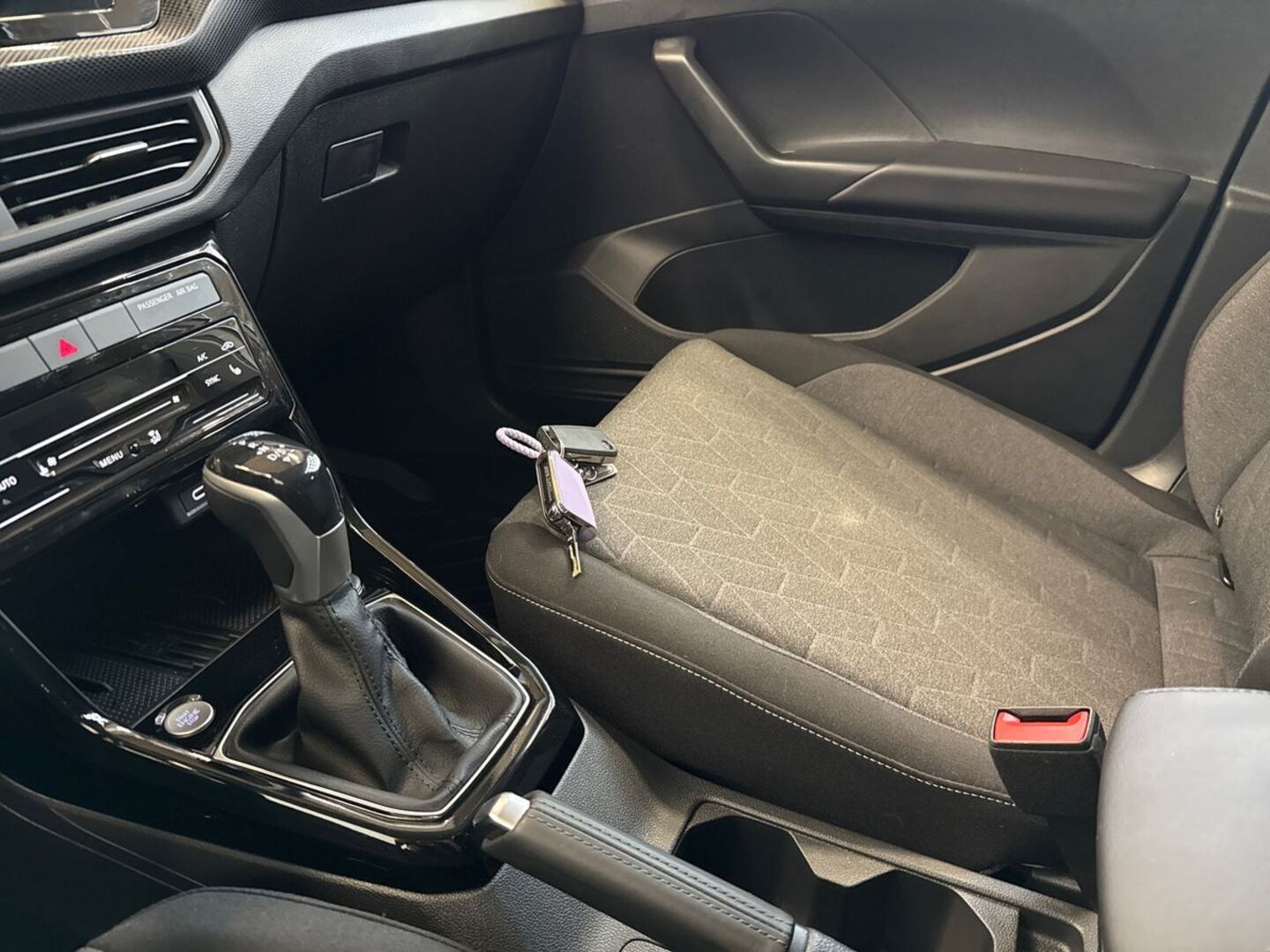 VOLKSWAGEN T-Cross 2025