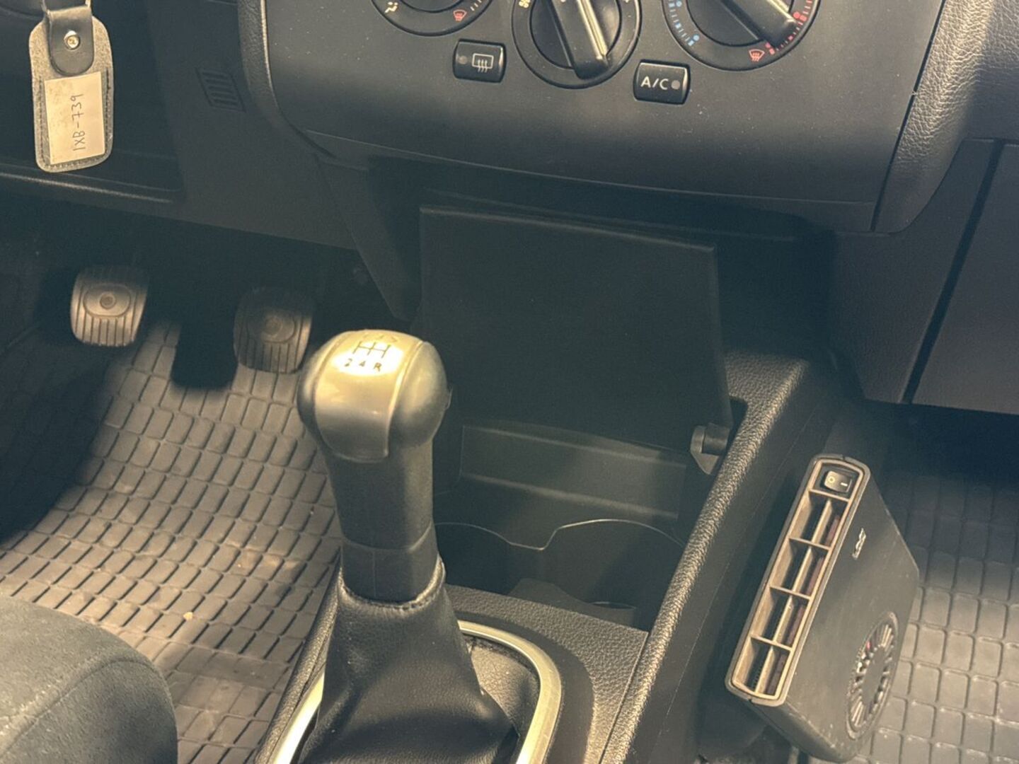 NISSAN Tiida 2008