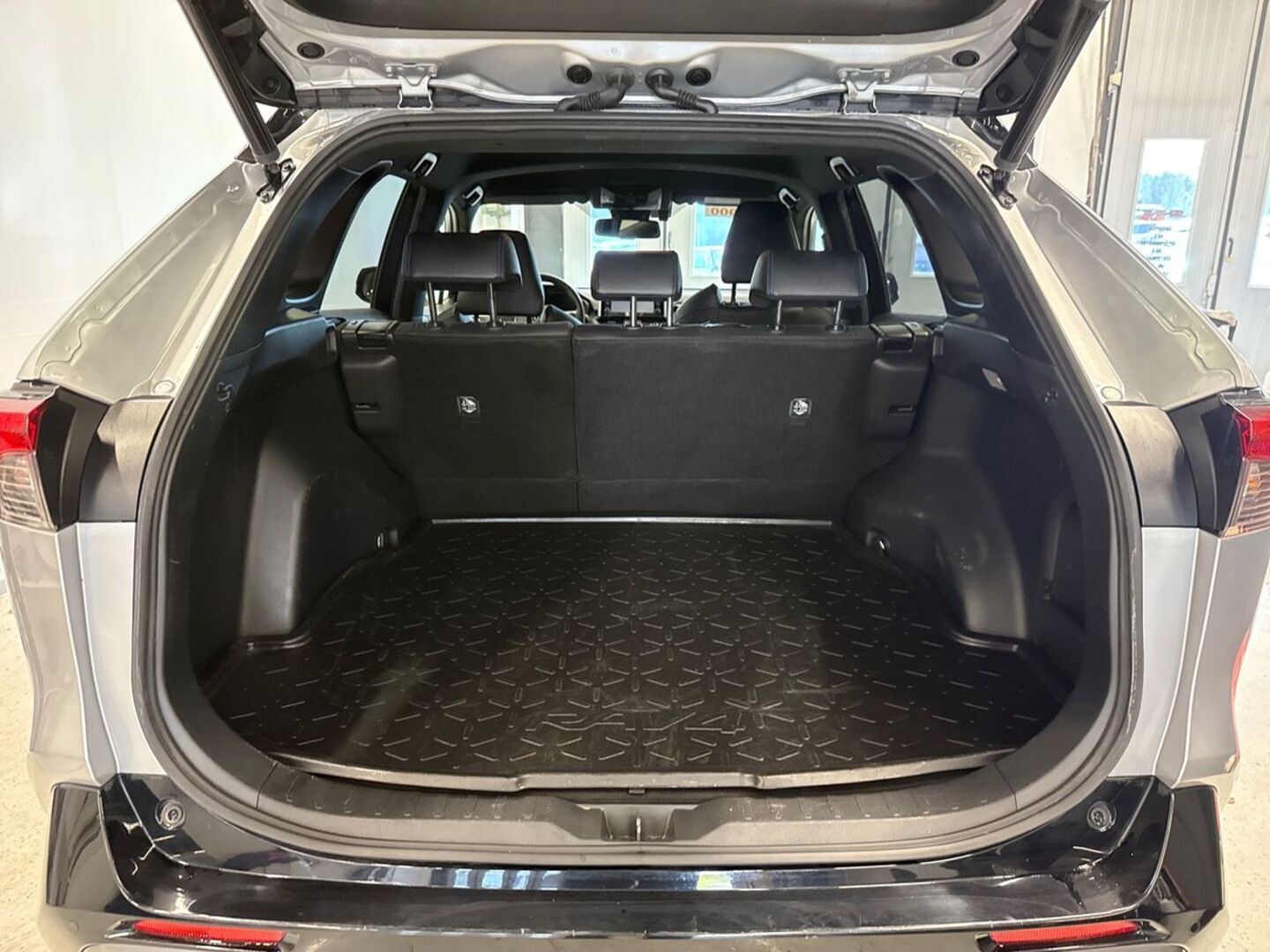 TOYOTA RAV4 11