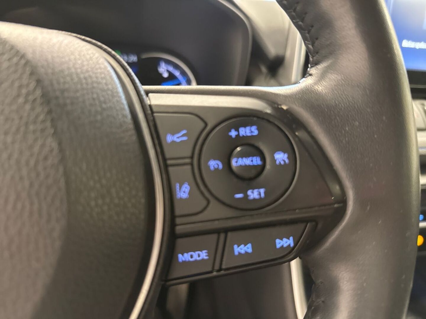 TOYOTA RAV4 18