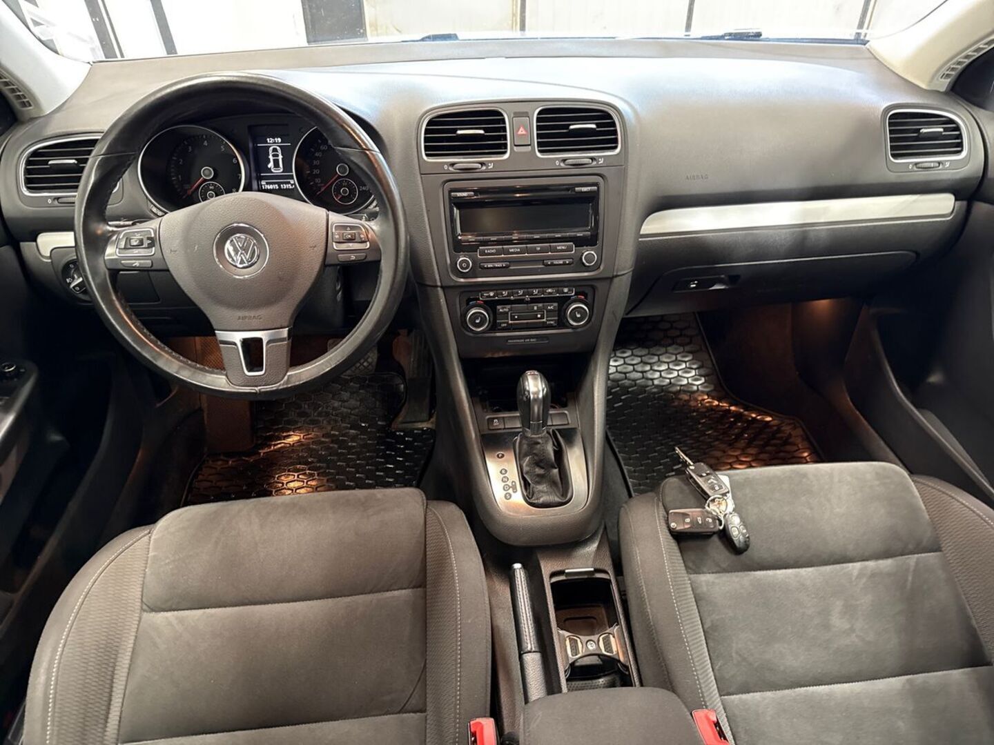 VOLKSWAGEN Golf 14